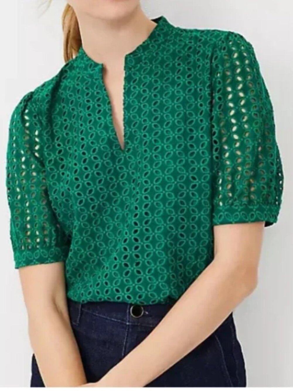 Ann Taylor Green Short Sleeve Eyelet Top, Size Medium Petite